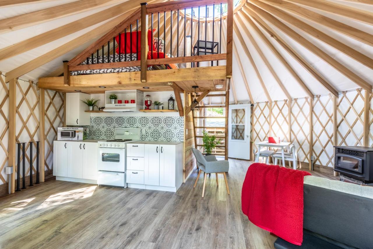 Yourtes Glamping Du Poisson Blanc Notre-Dame-du-Laus Exterior photo