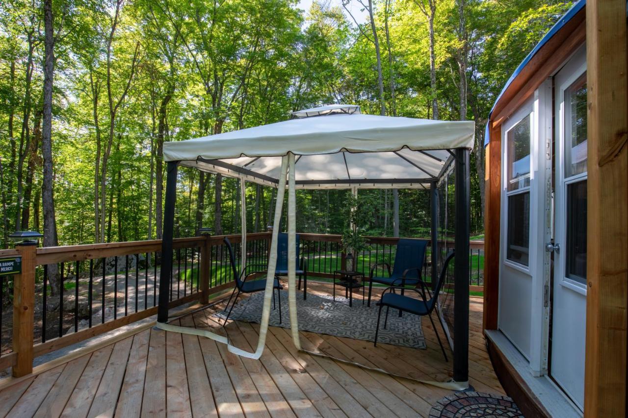 Yourtes Glamping Du Poisson Blanc Notre-Dame-du-Laus Exterior photo